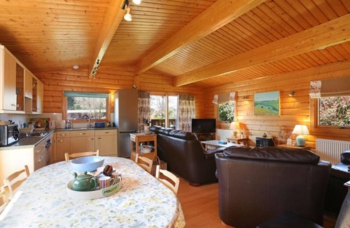 Rockcliffe Cottage | Birchlea - a lodge that sleeps 6 guests in 3 bedrooms