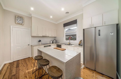 Turvey Park House | Birchwood in Turvey Park with pool and separate granny flat