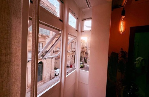 Madliena House | Birgu Square Charm-King Bed 180c