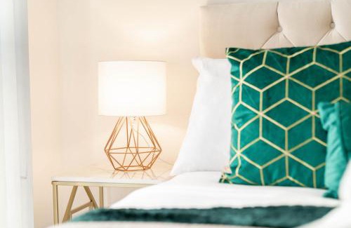 The Westside Apartment | Birmingham City Centre - Stylish 2 Bedroom Apartment - Wifi - Netflix - 205H