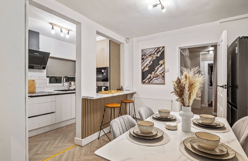 Birmingham House | Birmingham Cosy luxe house 2 bed hot tub