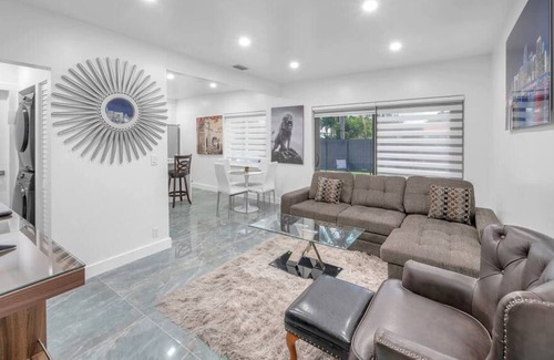 Biscayne Park House | Biscayne Park - Renovated & Charming Duplex w/Pool