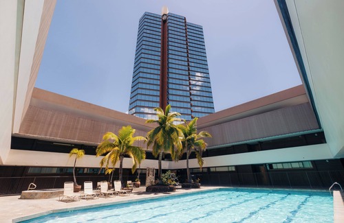 Downtown Honolulu Condo | Bishop Suites @ Executive Centre, Downtown Honolulu, Mountain View Suite #1612
