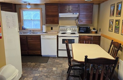 Frederic Cabin | Black Bear Lodge: Savor Autumn's Beauty at Black Bear Lodge – Reserve Now!