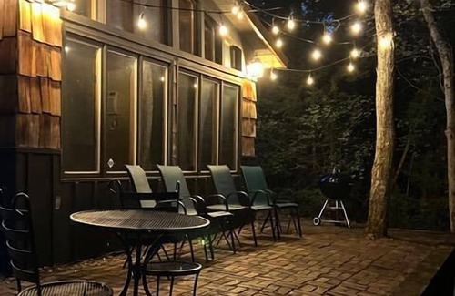 Frederic Cabin | Black Bear Lodge: Savor Autumn's Beauty at Black Bear Lodge – Reserve Now!