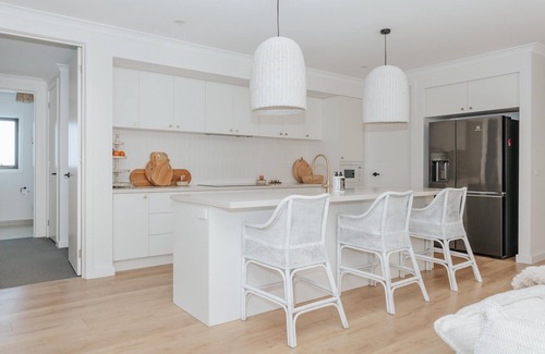 Balnarring House | Black Beauty Balnarring - Perfect year round getaway, rustic coastal luxury