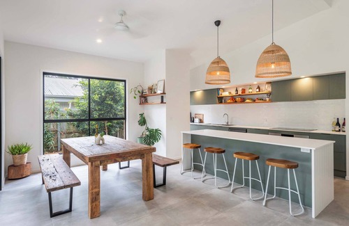 Wooloweyah House | Black Cockatoo - Oceanstays - Pet Friendly