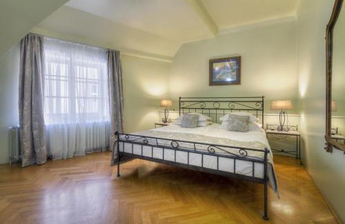 Stare Mesto Hotel | Black Star Suites