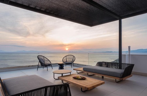 Anavyssos Villa | Black Stone Villa