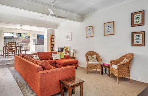 Hyams Beach House | Black Wattle at Hyams Beach