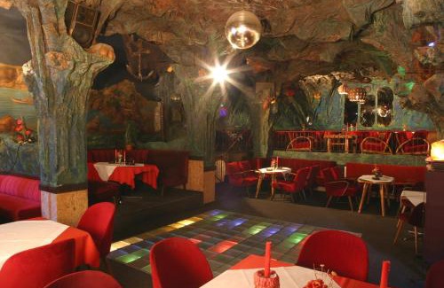 Unteraurach Hotel | Blaue Grotte & Frankenhotel
