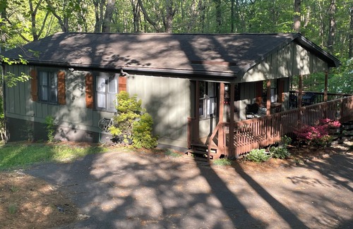Mount Airy House | Bledsoe Bungalow -Green Acres