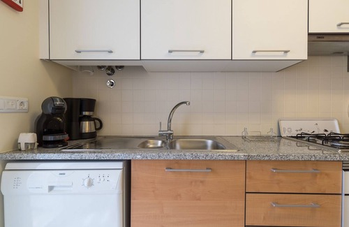 Canada Apartment | Blige Green Apartment, pool, AC, balcony