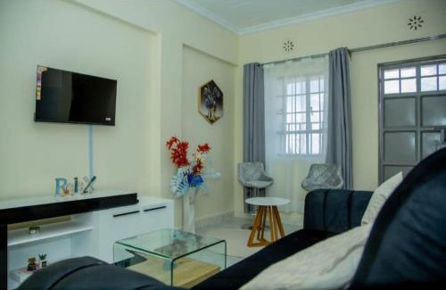 Nanyuki Apartment | Bliss Luxury Suite with Netflix, WIFI and Balcony