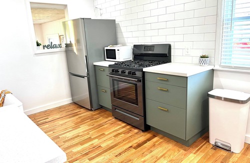 Lakeside House | Blissfully Philo! 5 minutes to Lake Michigan Beach. n[Lakeside] [Dogs Welcome]