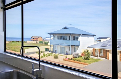 Melville House | Blue Door Retreat - Excellent Off Peak Special! Nightly rates reduced!