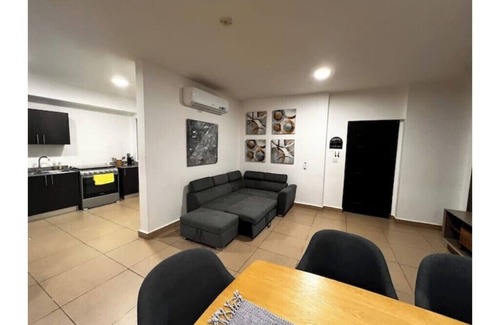 El Cangrejo Apartment | Blue Dream in San Francisco