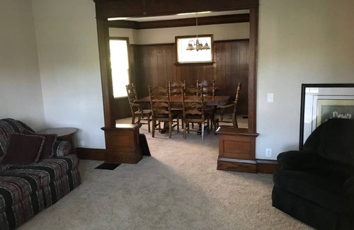 Rochester House | Blue House Downtown Rochester Sleeps 10