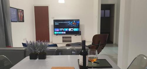 Limassol Apartment | BLUE LUXURY APARTMENT (BREAKBOOKING CY-SERVICES LTD)