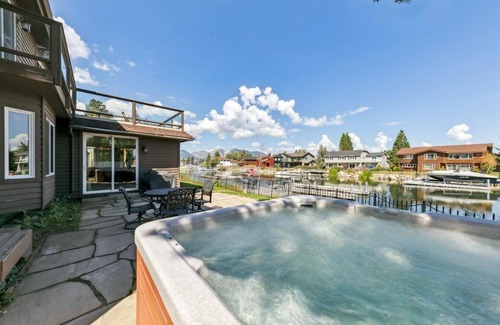Tahoe Keys House | Blue Majestic: Tahoe Keys Waterfront 5BR Lake Tahoe Rental