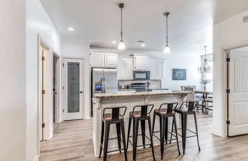South Oklahoma City House | Blue Oasis Home - Sleeps 12