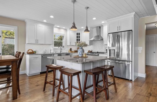 Alden House | Blue Sky Clam Cottage | Waterfront | Clam Lake