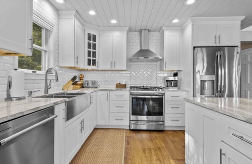 Alden House | Blue Sky Clam Cottage | Waterfront | Clam Lake