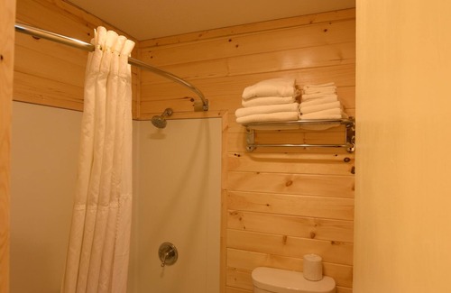 Mackinaw City Hotel | Blue Water Beachfront Hotel & Waterpark