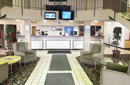 La Crosse Hotel | Blue Way Inn and Suites Lacrosse - 2 Queen Bed Non Smoking