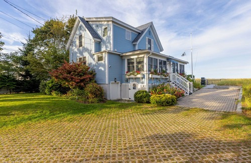 Biddeford Pool House | Bluebell Cottage Beachfront Vacation