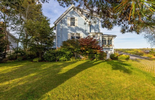 Biddeford Pool House | Bluebell Cottage Beachfront Vacation