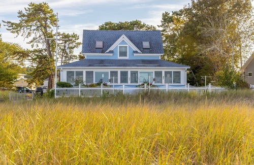 Biddeford Pool House | Bluebell Cottage Beachfront Vacation