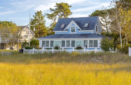 Biddeford Pool House | Bluebell Cottage Beachfront Vacation