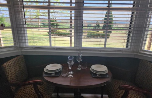 Pokolbin House | Blueberry Hill Vineyard Stay