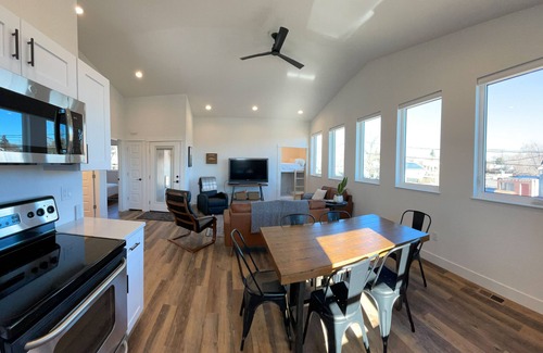 Loveland House | Bluebird Inn Carriage House Downtown Loveland CO