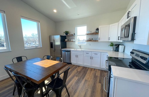 Loveland House | Bluebird Inn Carriage House Downtown Loveland CO