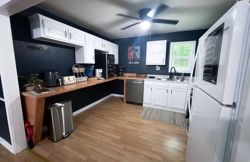 St. Robert Apartment | Bluebird Liberty Cottage