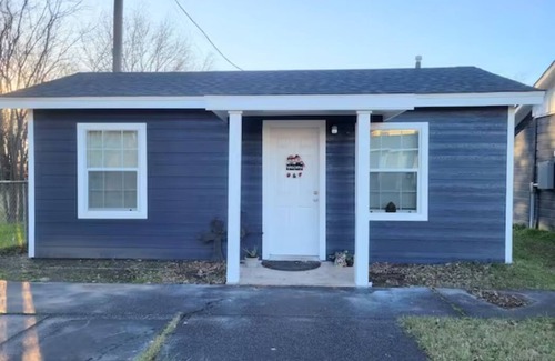 West Tawakoni Apartment | Bluebonnet Cottages by the Lake - Cabin 4