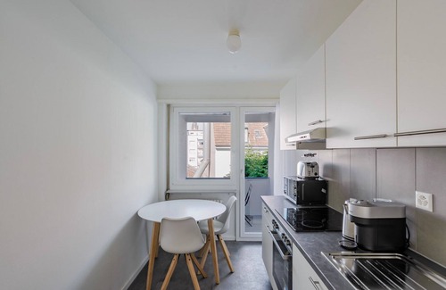 Matthaus Apartment | Blueground | Basel-Matthäus, balcony, nr Kunstmuseum