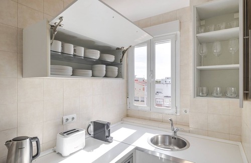 Castellana Apartment | Blueground | Castellana, AC & w/d, near Retiro