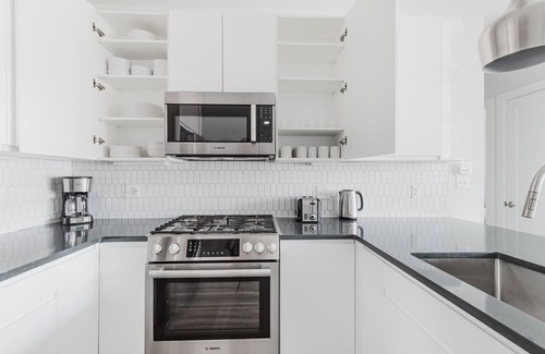 East Boston Apartment | Blueground | East Boston 2bd apartment
