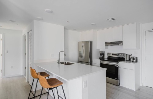 Highland Garden Apartment | Blueground | Hollywood, pool & w/d, nr beach