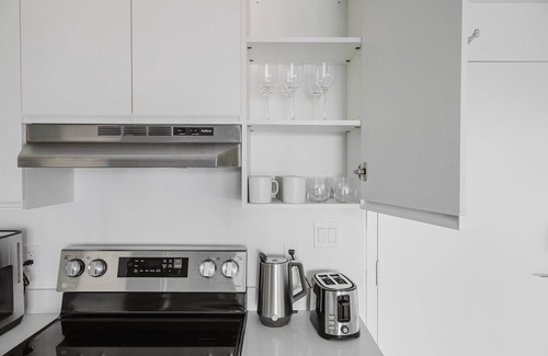 Highland Garden Apartment | Blueground | Hollywood, pool & w/d, nr beach