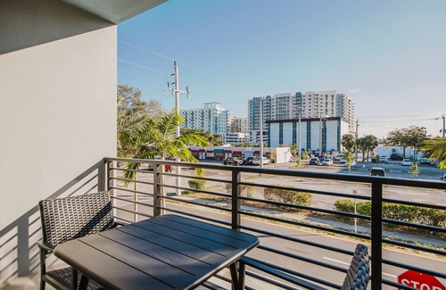 Highland Garden Apartment | Blueground | Hollywood, pool & w/d, nr beach