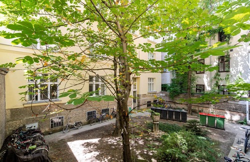 Schottenfeld Apartment | Blueground | Neubau, washer/dryer, nr Museum
