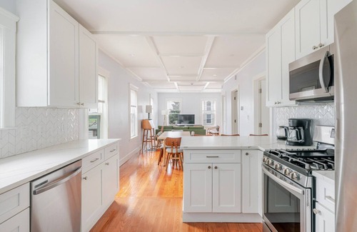 Revere Apartment | Blueground | Revere, washer, nr Revere Beach
