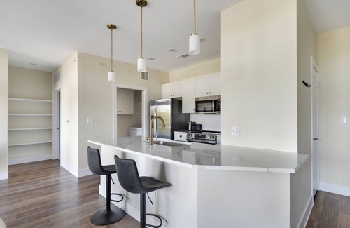 Scofield Farms Apartment | Blueground | Scofield Farms, pool, nr Walnut Creek Park