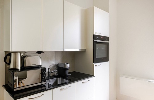 Seebach Apartment | Blueground | Seebach, balcony, nr Zürich Zoo