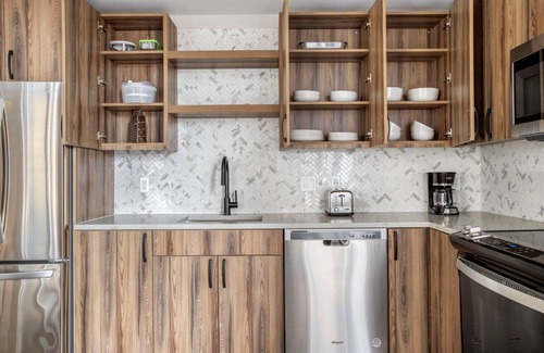 North Capitol Street Apartment | Blueground | Sursum Corda, rooftop, nr National Mall