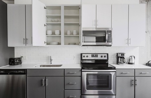 Killgubbin Apartment | Blueground | The Loop, pool & gym, nr Willis